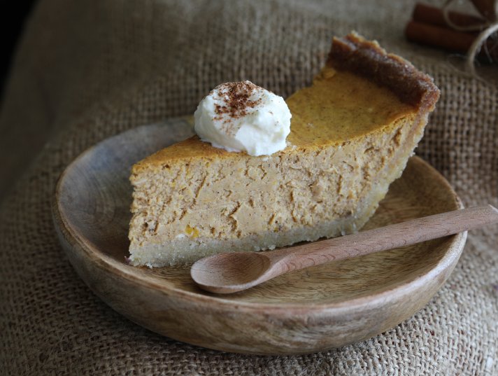 LOW CARB PUMPKIN CHEESECAKE PIE